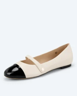 Ballerina mit Lackspitze