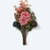 Blumen-Arrangement im Seidenpapier