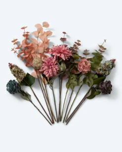 Blumen-Arrangement im Seidenpapier