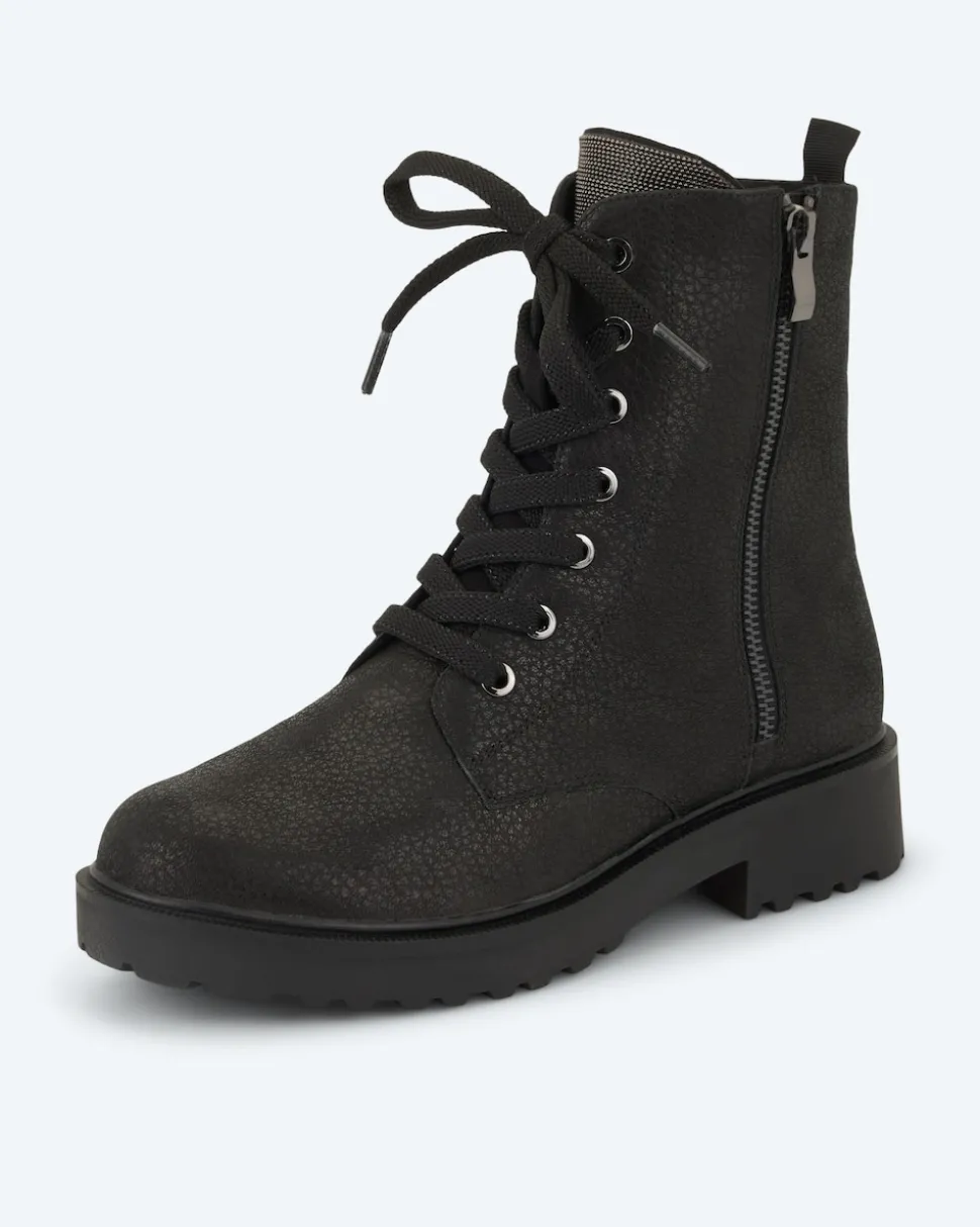 Boot mit Schnürung