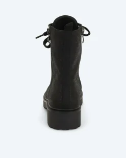 Boot mit Schnürung