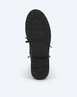 Boot mit Schnürung