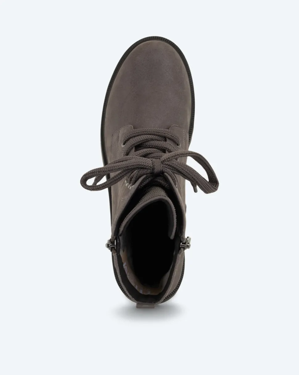 Boot mit Schnürung