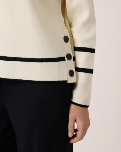 Boxy Strickpullover mit Zierknöpfen