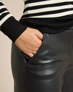 Hose aus Lederimitat mit weitem Bein