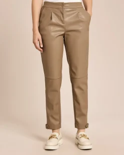 Hose mit Bein Detail