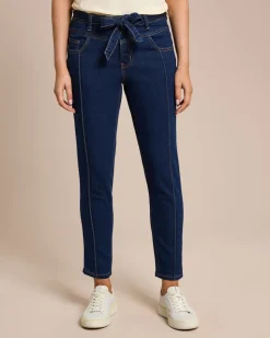 Jeans mit Schleifen-Gürtel