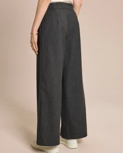 Marlenehose mit zwei Knöpfen