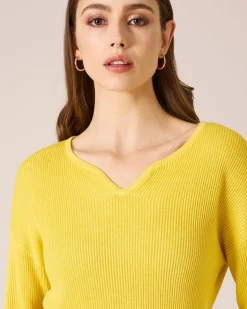Pullover mit Herzausschnitt