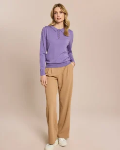 Pullover mit Kragen und Herzknöpfen