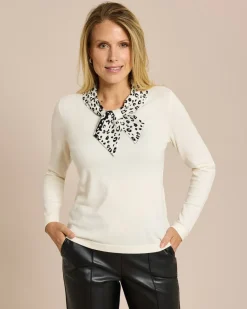 Pullover mit Leokragen und Schleife