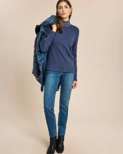Pullover mit Strassverzierung