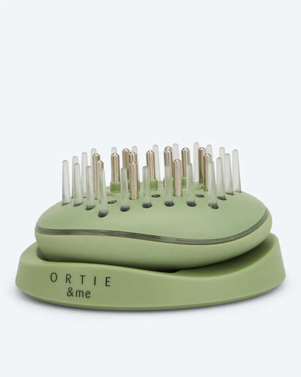 Red Light Scalp Massaging Brush