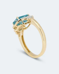Ring mit blauem Zirkon und Diamant