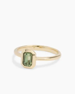 Ring mit Saphir
