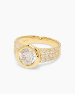 Ring mit Zirkonia