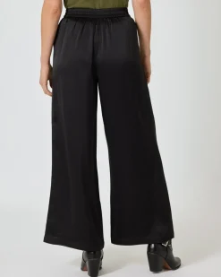 Satinhose im Unidesign