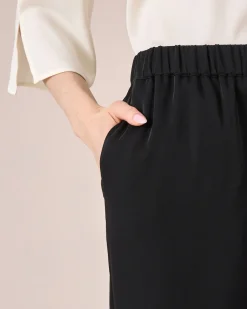 Schlupfhose mit ausgestelltem Bein
