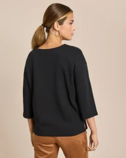 Shirt mit Applikation am Ausschnitt