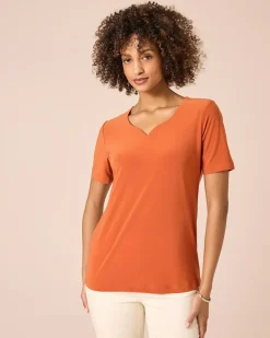 Shirt mit Herzausschnitt