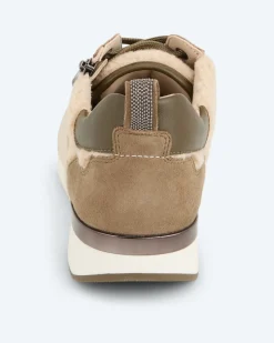 Sneaker