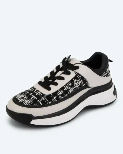 Sneaker