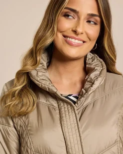 Steppjacke mit voluminösem Stehkragen