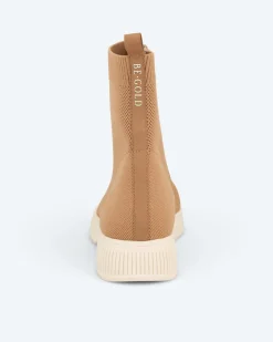 Stiefelette aus Strick