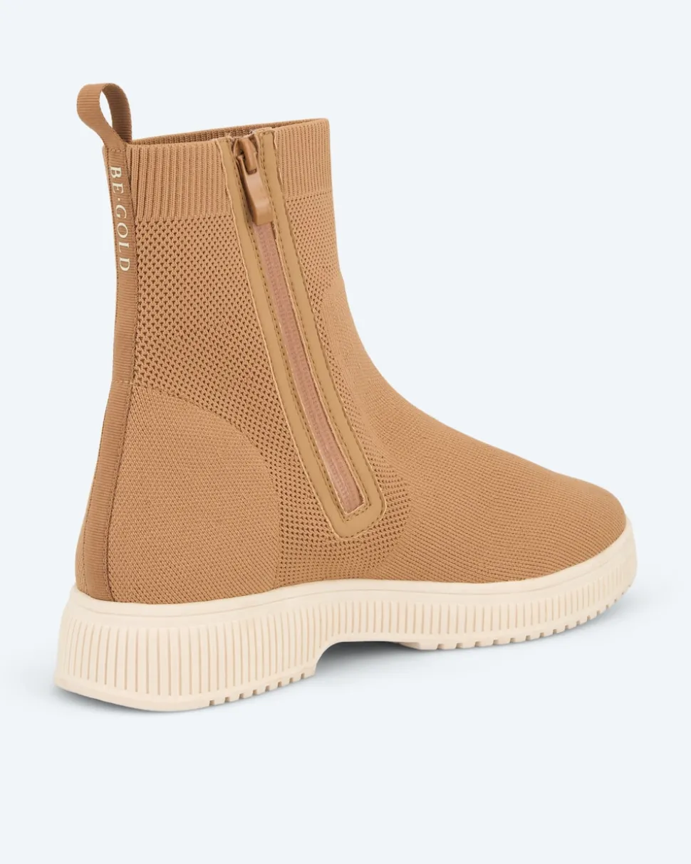Stiefelette aus Strick