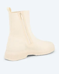 Stiefelette aus Strick