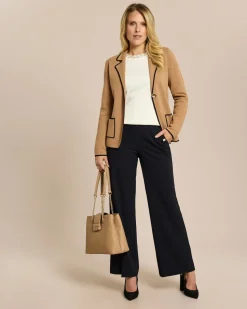 Strickblazer mit Kontrasteinfassung