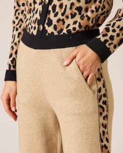 Strickhose mit seitlichen Leostreifen