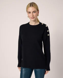 Strickpullover mit Zierknöpfen