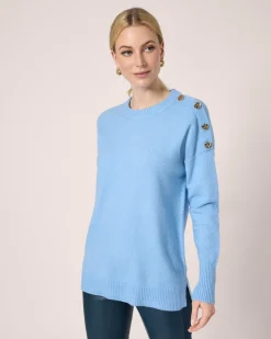 Strickpullover mit Zierknöpfen