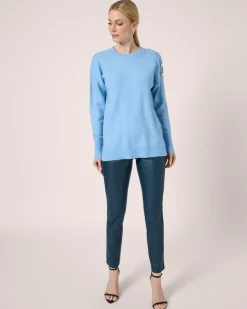 Strickpullover mit Zierknöpfen