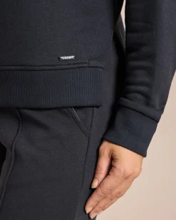 Sweatpullover mit Schlitzen